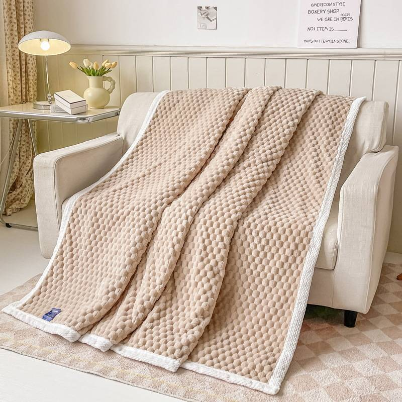 Thickened Warm Beetle Velvet Blanket Beibei Velvet Edge Blanket Breathable Warm Air Conditioning Blanket Farai Velvet Blanket Manufacturer_voghion.com