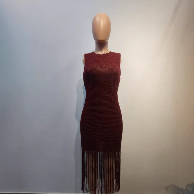 Abito elegante in maglia aderente con scollo rotondo e nappa da donna_voghion.com