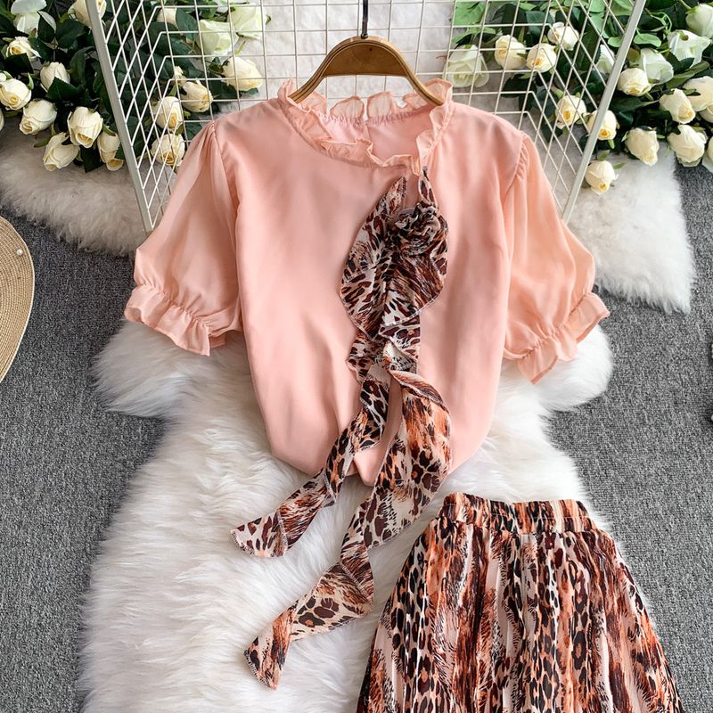 Completo due pezzi da donna con stampa leopardata, aderente, a vita alta, con scollo rotondo, manica a sbuffo, motivo floreale tridimensionale e temperamento retrò_voghion.com