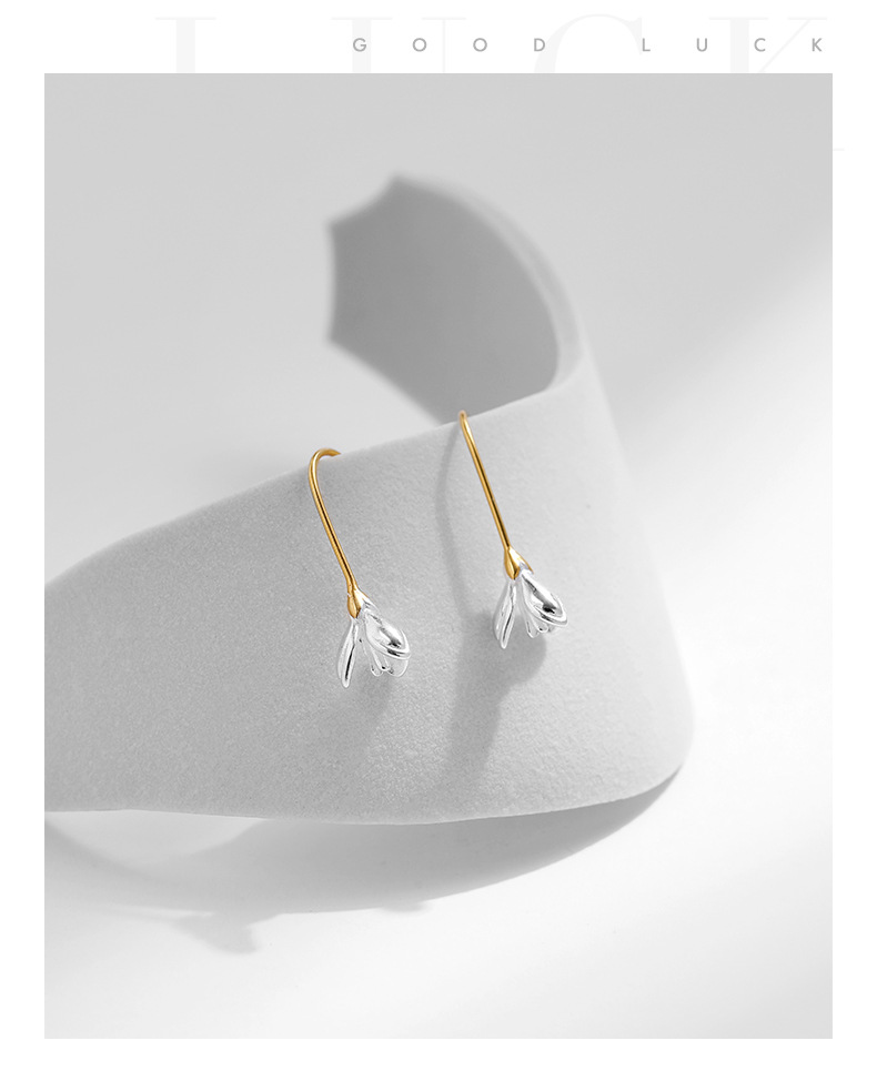 Orecchini a forma di gancio per l'orecchio di magnolia personalizzati in stile designer Gioielli piccoli e freschi per orecchini a bottone con temperamento dolce_voghion.com