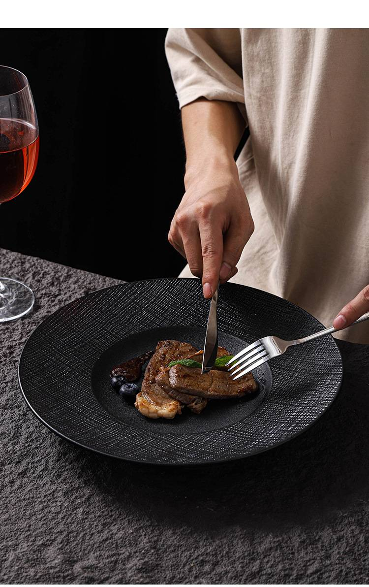 Nordisches minimalistisches Keramik-Geschirrset – Schwarz-weiße ofenfeste Teller zum Backen, Servieren und Präsentieren (stilvoll, für gehobene Restaurants und den Heimgebrauch)_voghion.com