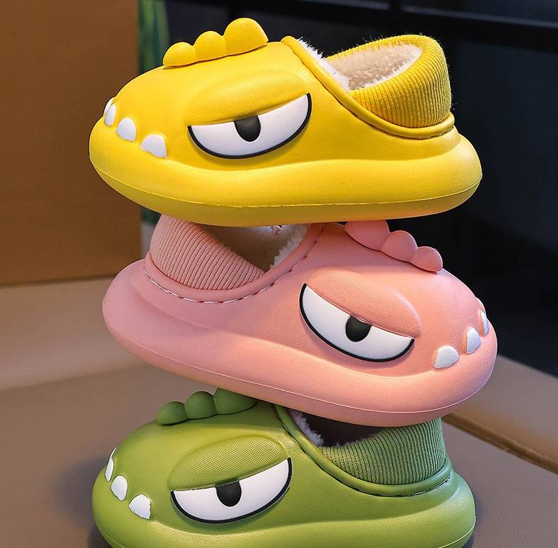 Pantoufles dinosaures pour enfants (garçons et filles) - Chaussons d'intérieur/extérieur en EVA résistants à l'eau avec semelle antidérapante (vert foncé, vert clair, rose, jaune)_voghion.com