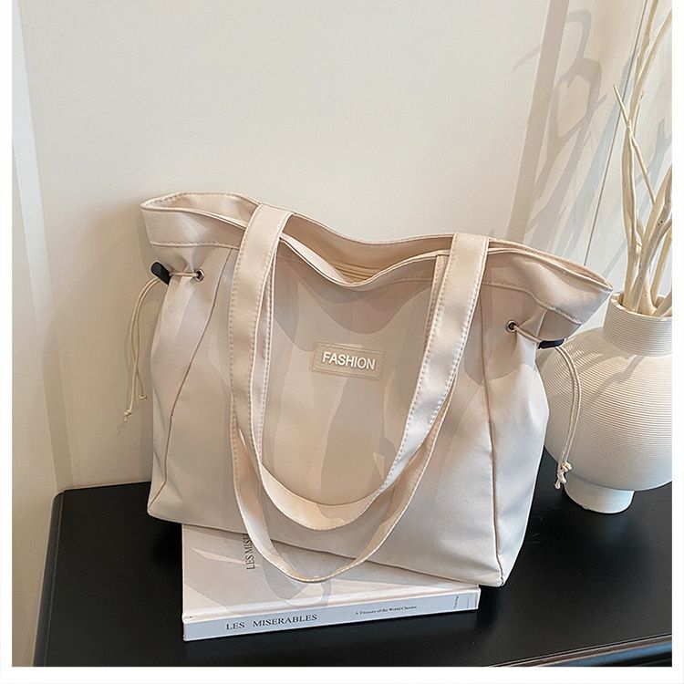 Borsa a tracolla in tessuto di nylon versatile, grande capacità, 2025, per la classe e per gli spostamenti quotidiani_voghion.com