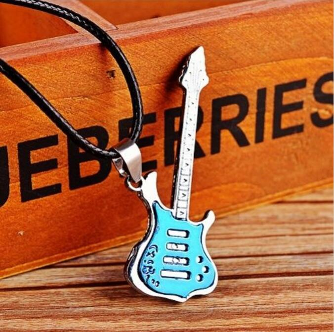 Halskette mit Gitarrenanhänger aus Edelstahl für Herren und Damen, Hip-Hop-Musikelemente, Schmuck, Abschlussgeschenke_voghion.com