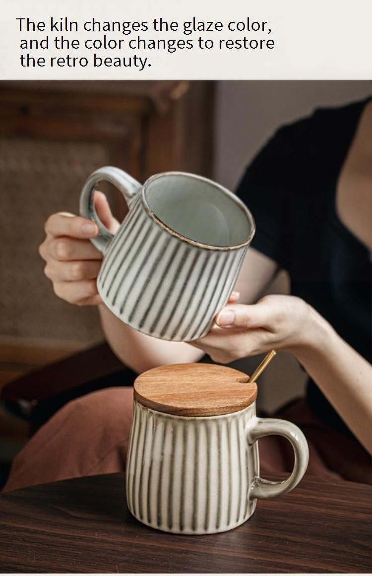Taza artesanal con variación de esmaltado y textura en relieve - Taza de café de cerámica nórdica con tapa y cuchara, capacidad de 450 ml, diseño retro para hombre_voghion.com