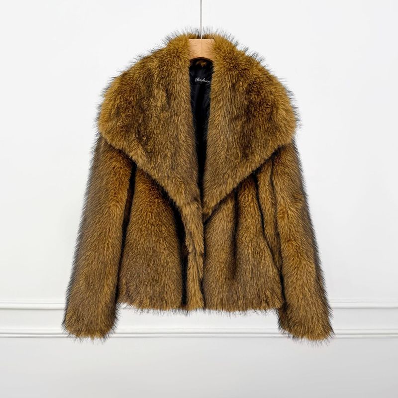 Luxuriöser Kunstpelzmantel mit breitem Revers – modische Winterjacke für Damen in mehreren Farben (Weiß, Grau, Schwarzweiß, Beige, Braun, Gestreift, Creme)_voghion.com