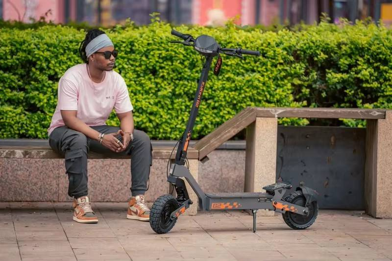KUKIRIN G2 MAX 1000W ausklappbaren elektresche Scooter mat 48V 20Ah eraushuelbare Batterie, 55KM/H Max Geschwindegkeet, 10 Zoll Off-Road Pneu, 80KM-90KM Range_voghion.com