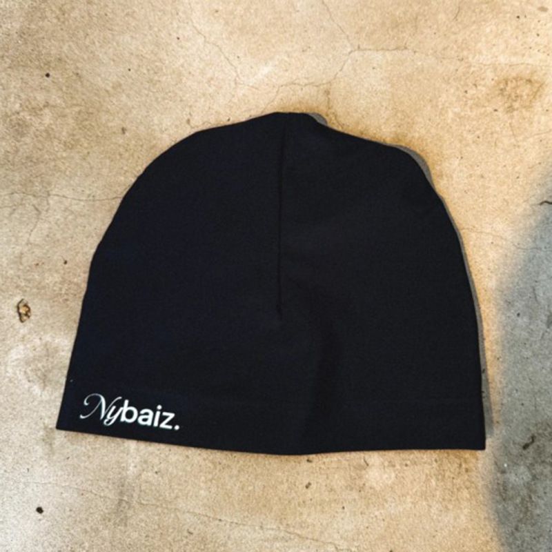 Czapka beanie z haftowanym gotyckim napisem – unisexowa czapka w stylu retro w stylu amerykańskim z cyfrowym nadrukiem – lekka i stylowa na każdą porę roku_voghion.com