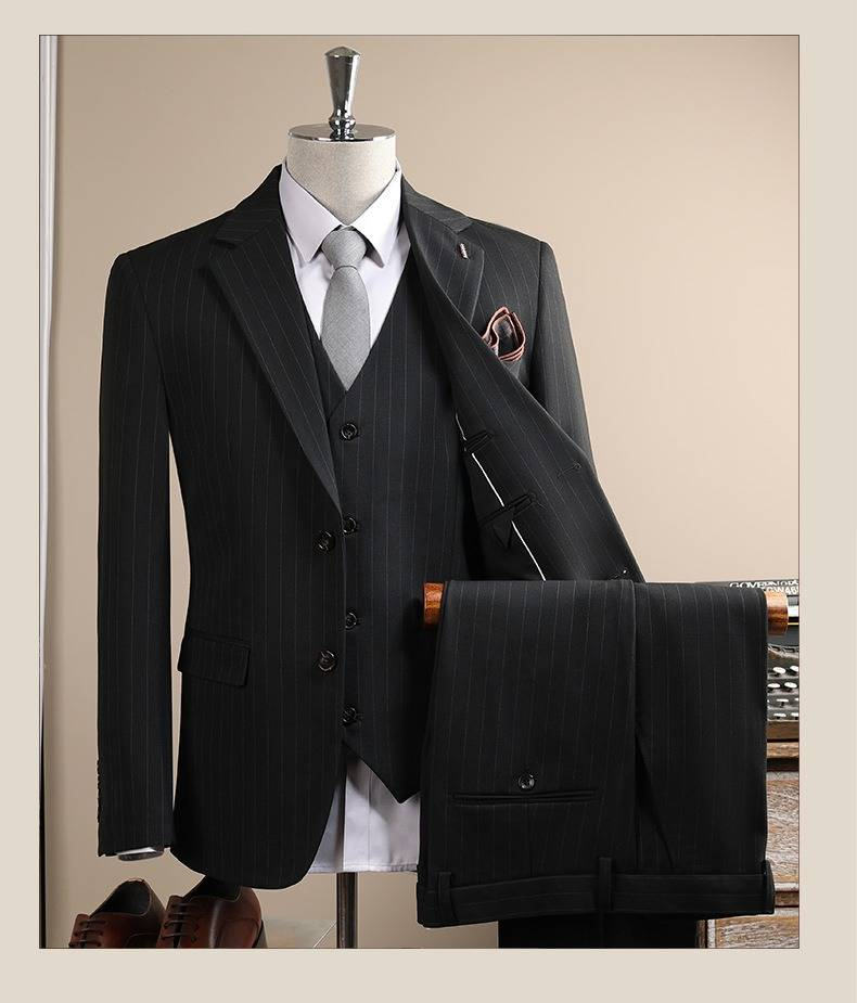 "Hochwertiger gestreifter Herrenanzug – Slim-Fit-Hochzeitsanzug für den Bräutigam und formelle Businesskleidung für Vorstellungsgespräche und Büro"_voghion.com