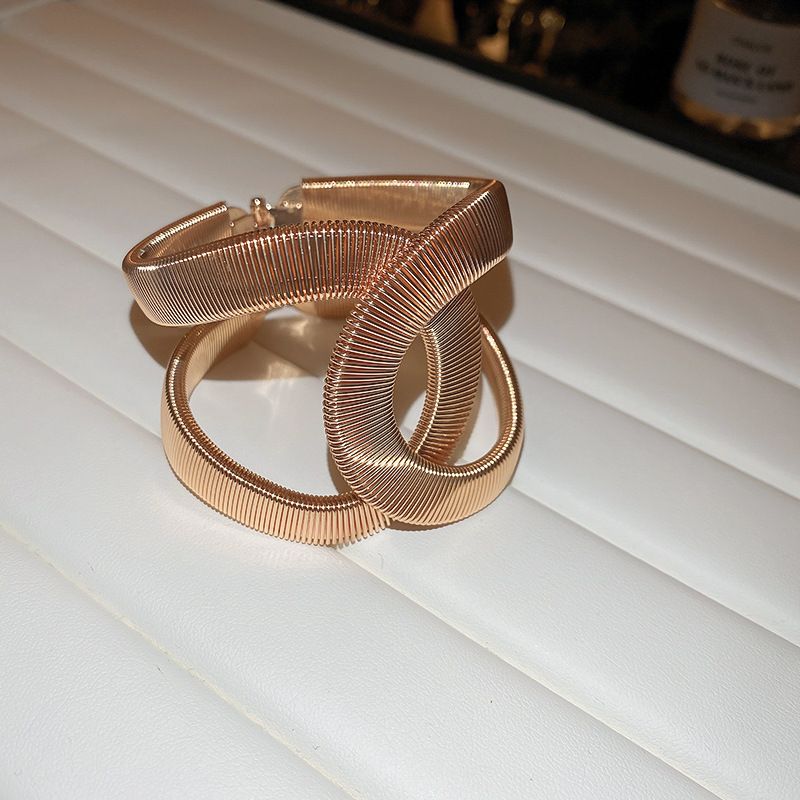 Individualized Cool Style Exaggerated Temperament Snake Shaped Interlaced Opening Bracelet Small And High Grade_voghion.com
