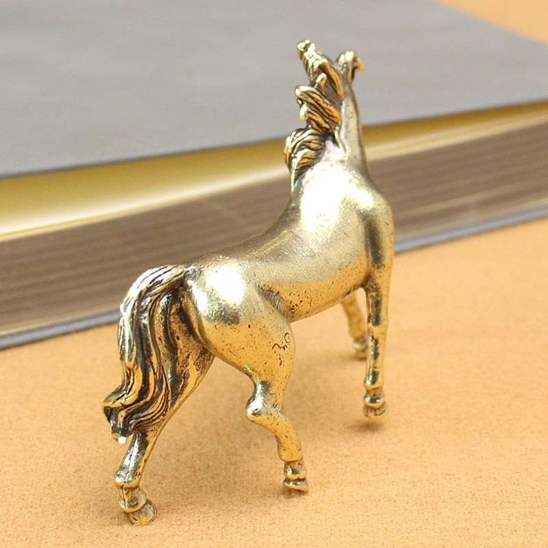 Massiv reng Messing Büro Desktop kleng Ornamenter Zodiac Päerd Bronze Téi Hausdéier Bijouen Handwierk Kaddo Grëff_voghion.com