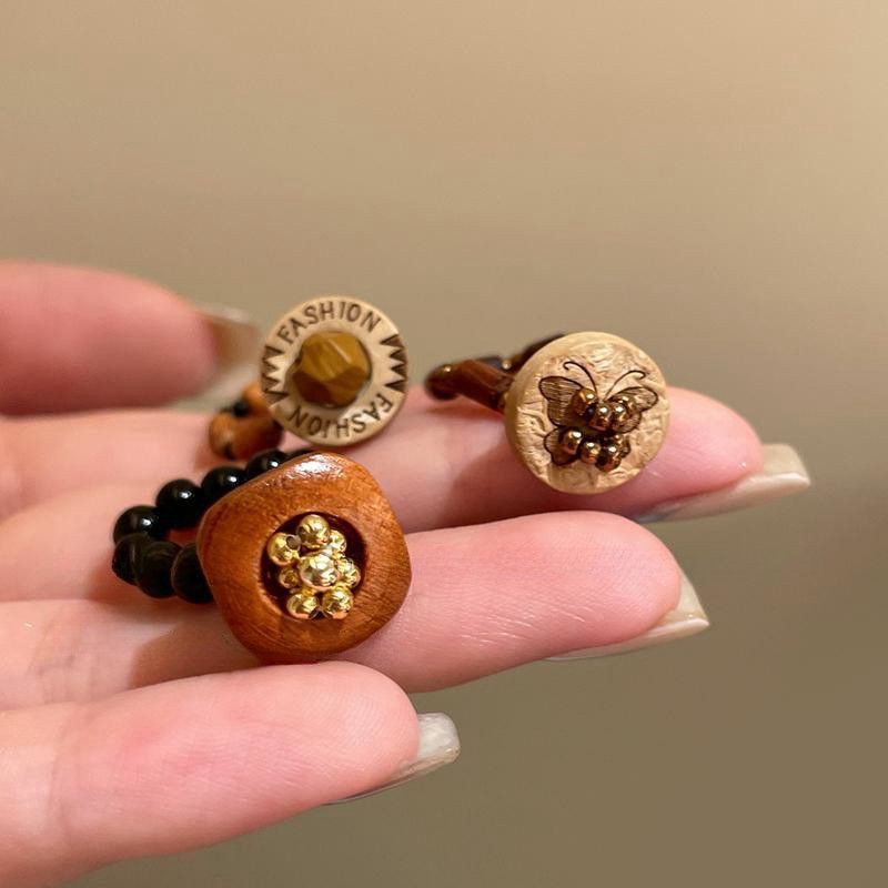 Anello per indice a strati personalizzato con cordino da mano, in stile vintage marrone con perline ceche, vetro e legno._voghion.com