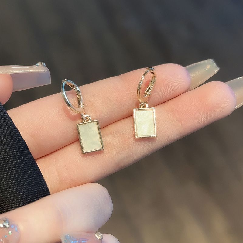 Korean square mother of pearl earrings, light luxury, niche temperament, high-end and atmospheric design, ear buckle earrings_voghion.com