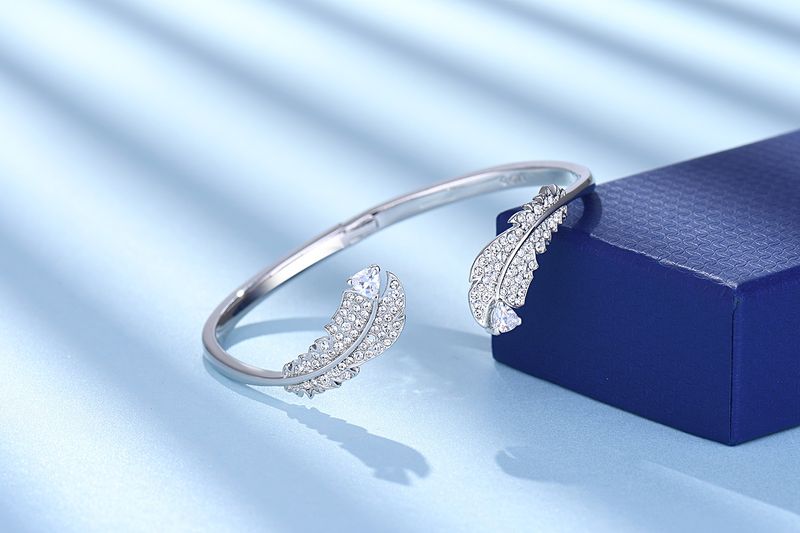 Mit Kristallelementen Federarmband für Frauen Volldiamant Licht Luxus Offenes Armband High-End-Feeling_voghion.com