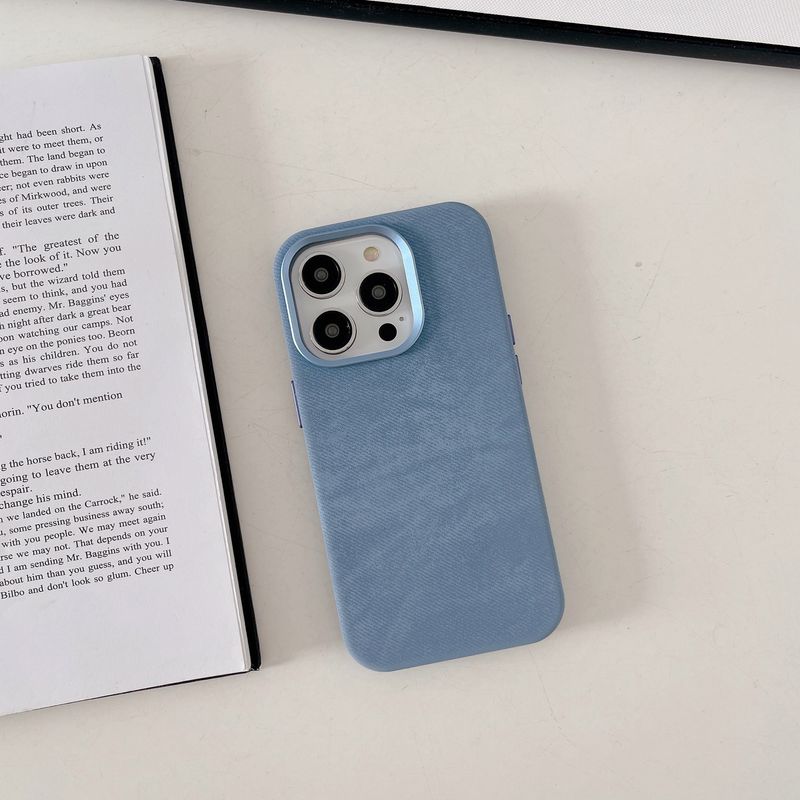 Suitable For IPhone 17 Pro Max Flannel Magnetic Phone Case 15 Ultra-fine Fiber Textured Protective Cover 16_voghion.com