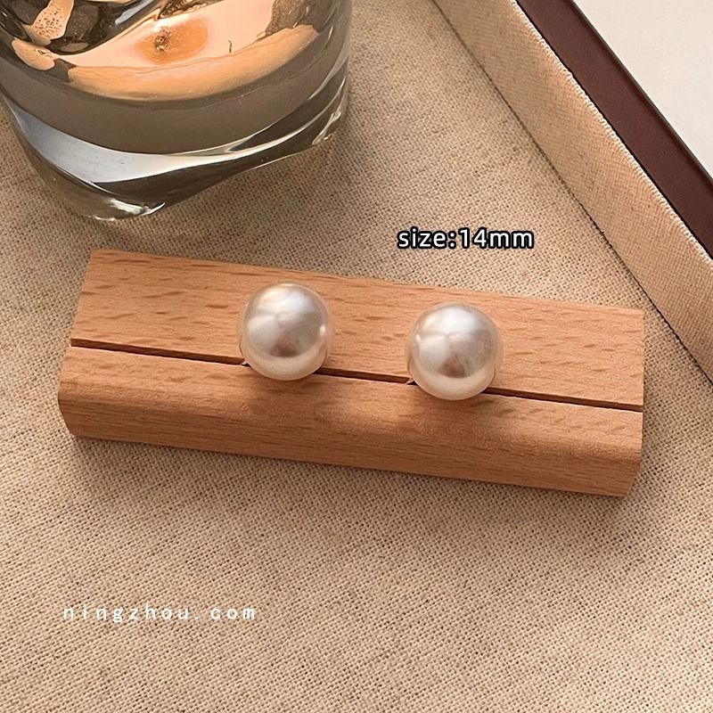 Minimalistischer Luxus für Frauen, modisch, elegant, Yiwu-Accessoires, Herbst-Winter, High-End-Perlenohrstecker_voghion.com