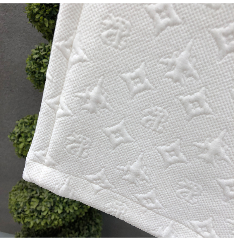 Light Luxury Big Brand Style White Jacquard Shorts Men's Summer Trendy Brand Five Quarter Pants 2023 New Men's Half Pants_voghion.com