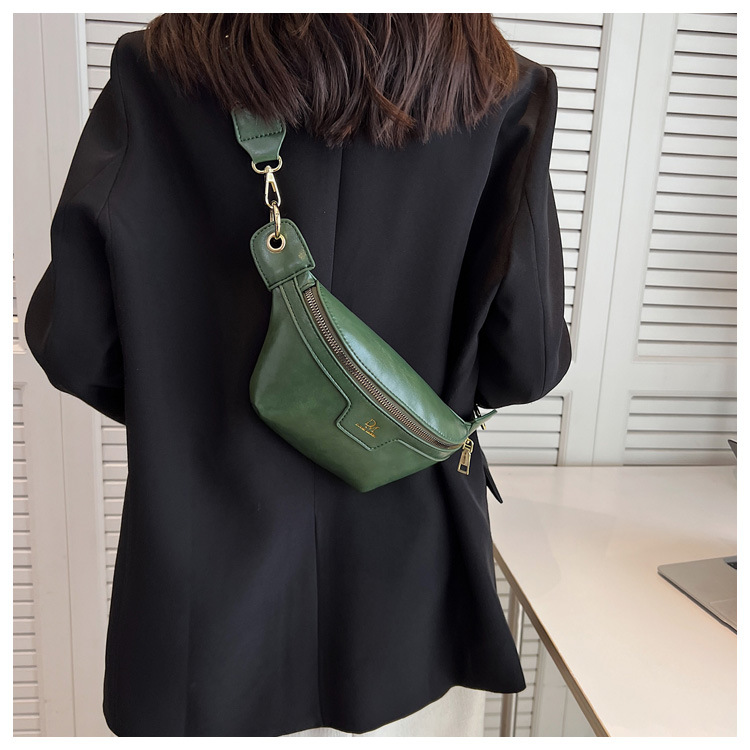 Déi trendy Täsch vun dësem Joer mat engem Gefill vu Luxus 2024 Nei modesch Tailletasch Villsäiteg Instagram-Stil Summer Crossbody-Tasch Damentasch Broschttasch_voghion.com