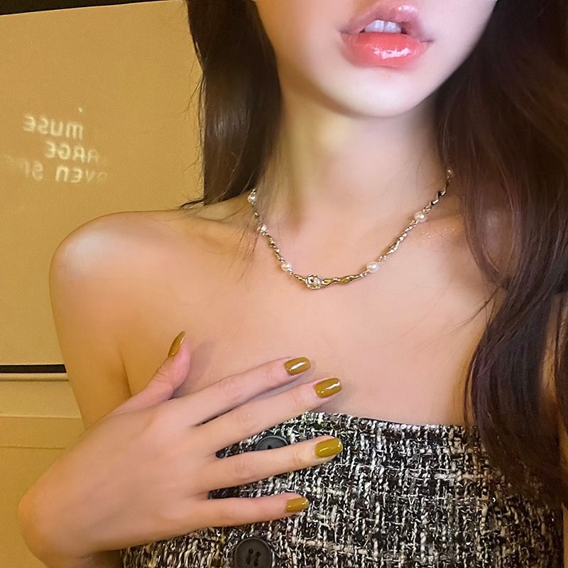 Puro desiderio ragazza calda ~ Collana clavicola in zircone perla senso femminile collana di nicchia di lusso leggera 2023 nuova_voghion.com