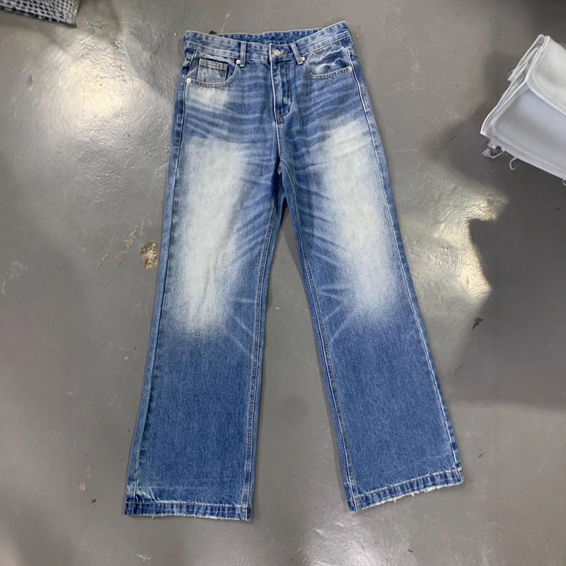 Jeans blu lavati – Denim a gamba larga a trapezio con baffi e scolorimento (80% cotone, rigido e non elasticizzato, per streetwear retrò unisex)_voghion.com