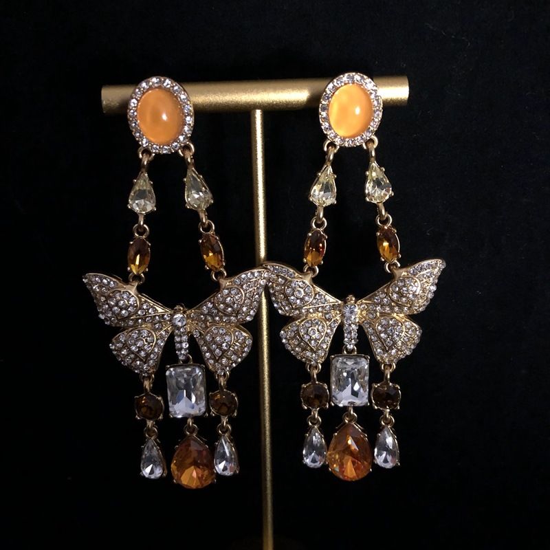 Advanced design diamond-set long sweep shoulder butterfly earrings Elegant temperament personality exaggerated earrings_voghion.com