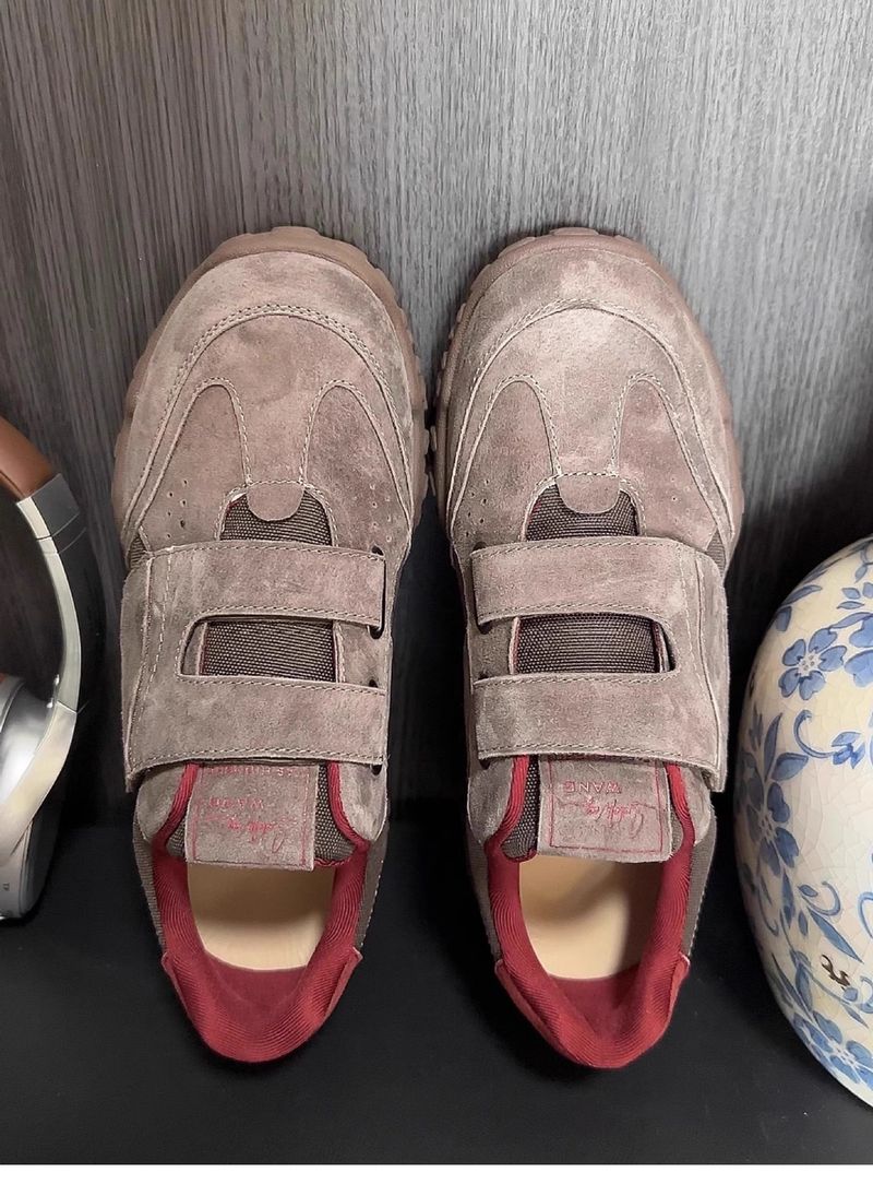Zapatillas de entrenamiento Agam informales y versátiles con suela gruesa y suave con cinta mágica grande antideslizante y aumento de altura invisible._voghion.com