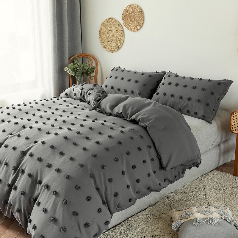 Set di tre pezzi per la casa in stile artigianale con fiori recisi, palline di lana e colori a tinta unita_voghion.com