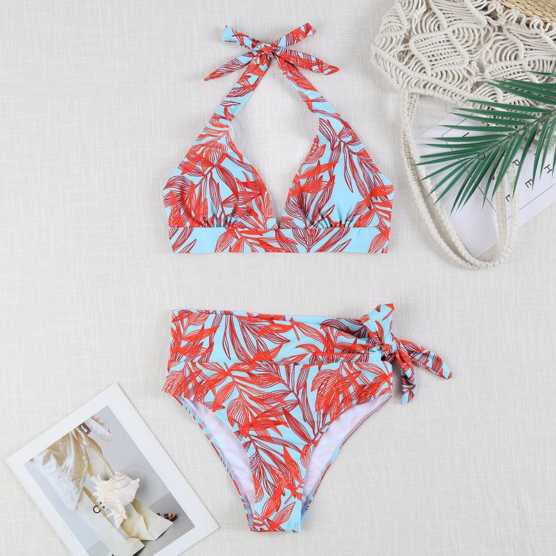 Nuovo costume da bagno da donna con bikini sexy, separato da un triangolo con lacci e stampa digitale multicolore_voghion.com