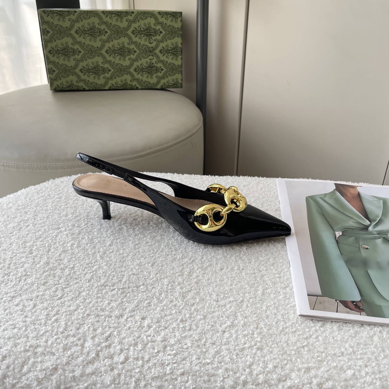 Kolekce jaro/léto s sandály na vysokém podpatku se čtvercovou přezkou_voghion.com