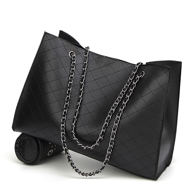 Borsa per madre portatile alla moda Lingge Estate 2023 Nuova borsa a tracolla a catena semplice da donna_voghion.com