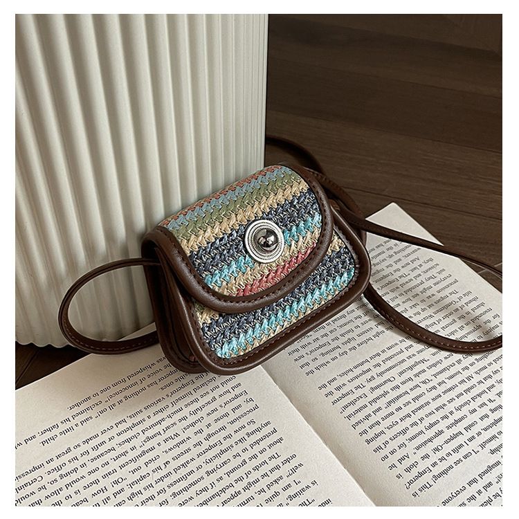 Kinder-Umhängetaschen, beliebte All-Match-Mini-Muscheltasche, Kontrastfarbe, geflochtenes Stroh, Eltern-Kind-Mädchen-Umhängetasche, Lippenstifttasche, weiblich_voghion.com