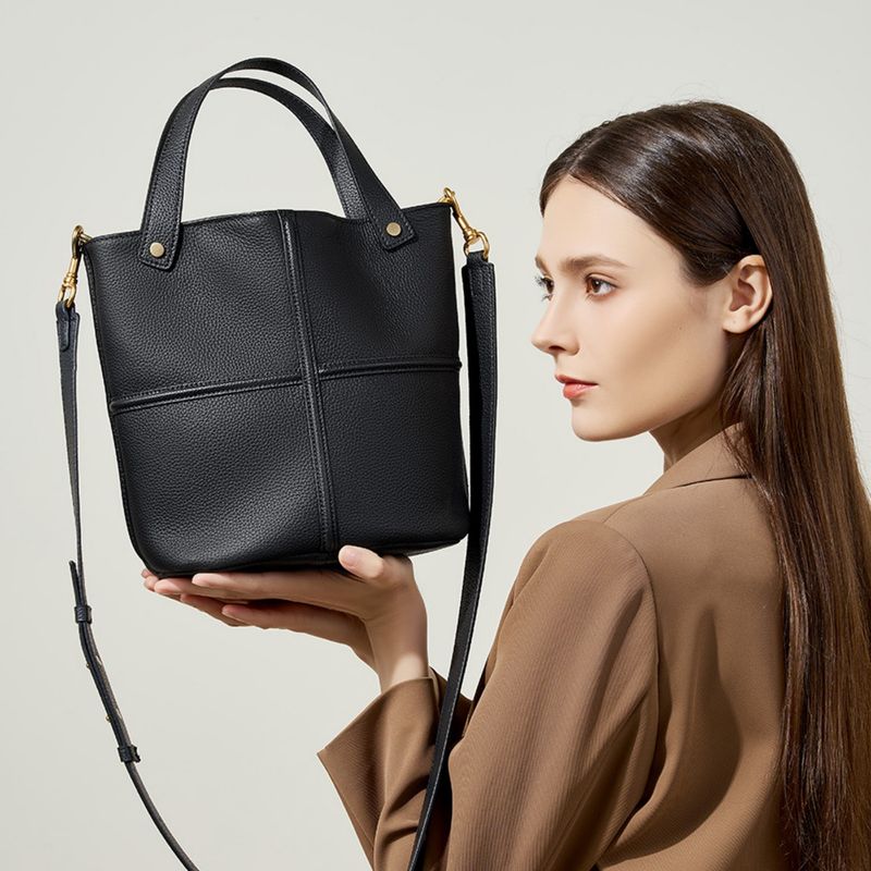 Urbane, minimalistische Umhängetasche aus echtem Leder, gefertigt aus hochwertigem Narbenleder, eine großartige Wahl für den täglichen Gebrauch_voghion.com
