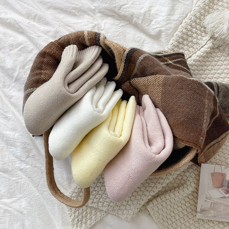 New winter socks for women, thickened brushed warm socks, mid tube socks, ladies' confinement socks, floor towel socks, mid tube socks_voghion.com