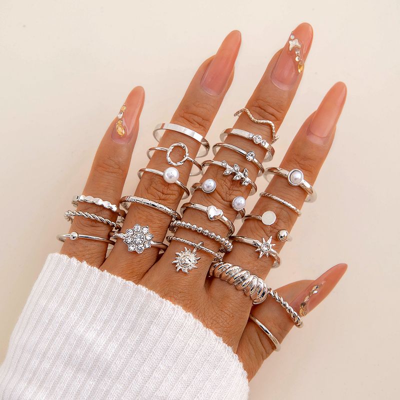 Ins Niche Joint Stacking Rings Creative Diamond-Encrusted Geometric Heart New Pearl Ring Set For Women_voghion.com
