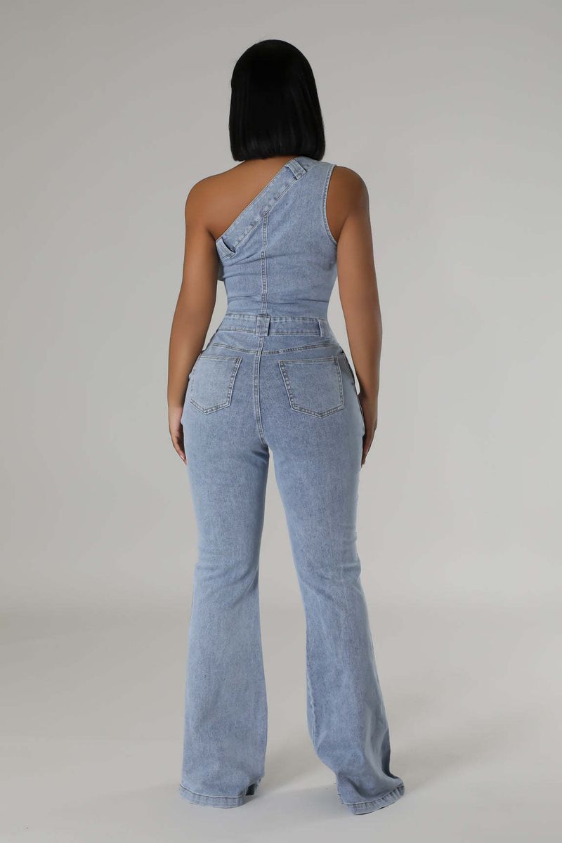 Abbigliamento da donna, spalla obliqua, vita stretta, tuta in denim lavato elastico sottile, pantaloni svasati_voghion.com