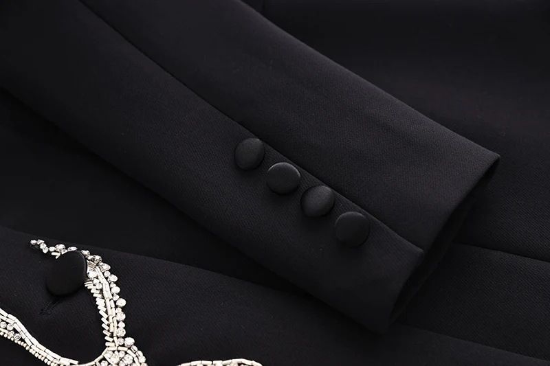 Abito da donna con colletto in raso e cintura pronto in magazzino_voghion.com