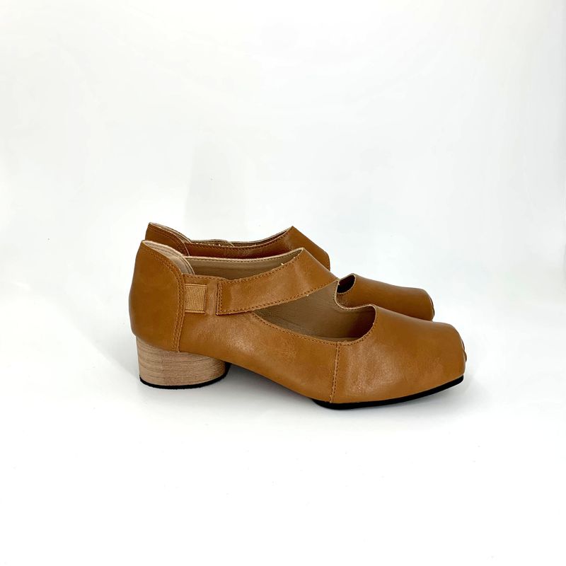 Scarpe di stile di alta qualità in pelle di cavallo con punta quadrata, superficie morbida e spessa, tacco alto_voghion.com