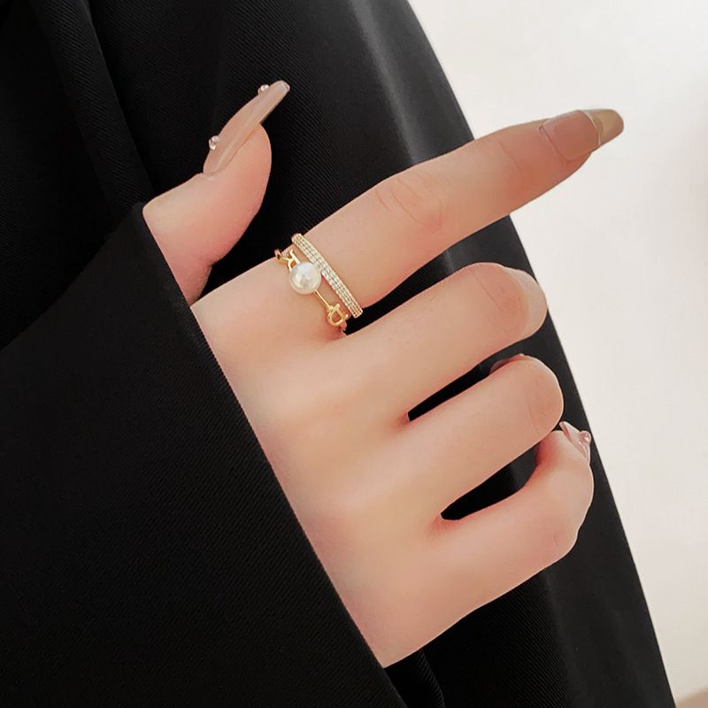 Echtgold galvanisierter Zirkon-Buchstabenperlen-offener Ring exquisiter leichter Luxus-Zeigefingerring Temperament High-End-Schmuck_voghion.com