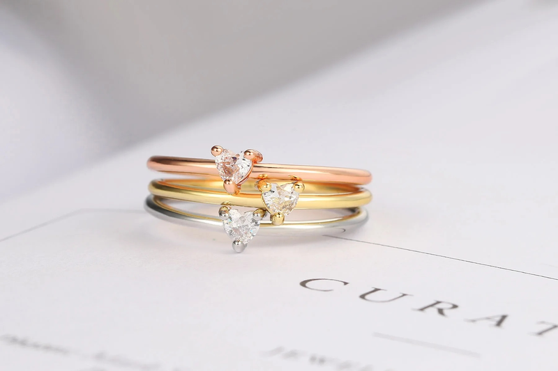 Anelli pronti in magazzino per le donne Anello di fidanzamento con piccolo cuore a forma di oro color matrimonio Gioielli di moda romantica Zircone_voghion.com