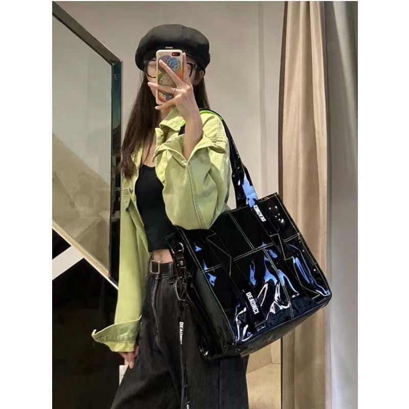 JIAERDI Vintage musta Y2k käsilaukku, naiset 2023, siistit tytöille nahkaiset suuren tilavuuden kantolaukku Naisten motopyöräilijöiden rennot crossbody-laukut_voghion.com