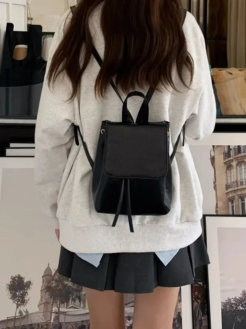 Mochila pequeña con solapa y cordón para mujer, de piel sintética con textura, para la escuela, de viaje, 250514l_voghion.com