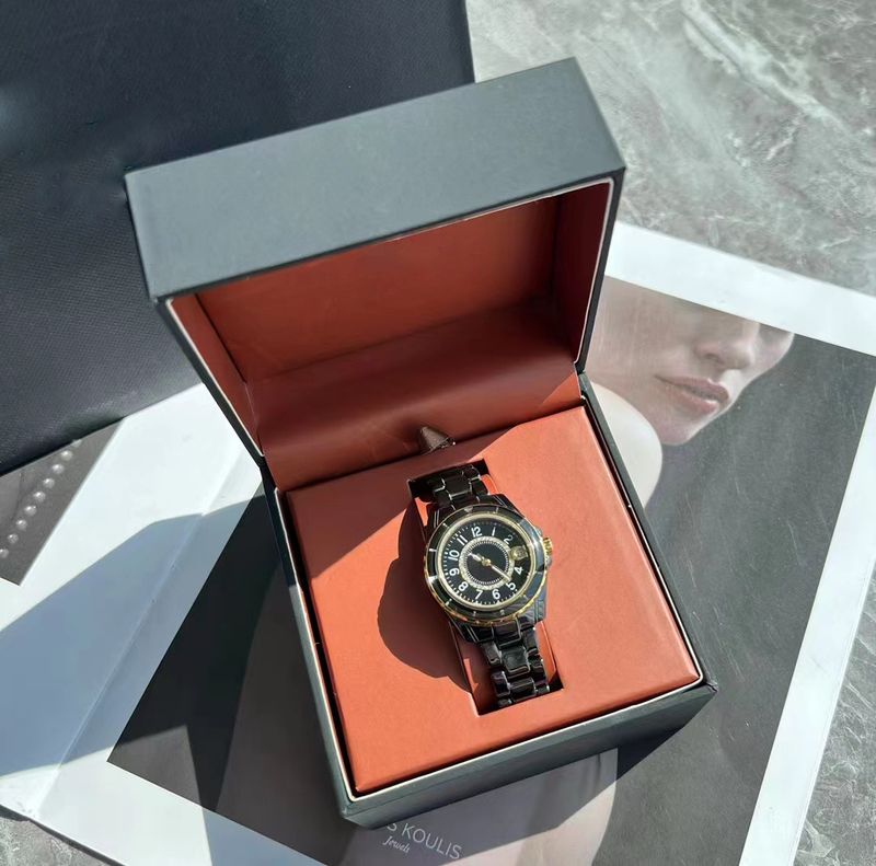 Orologio da polso al quarzo da donna minimalista di lusso Nordic Light, di alta qualità, con cinturino in acciaio sottile, resistente all'usura_voghion.com