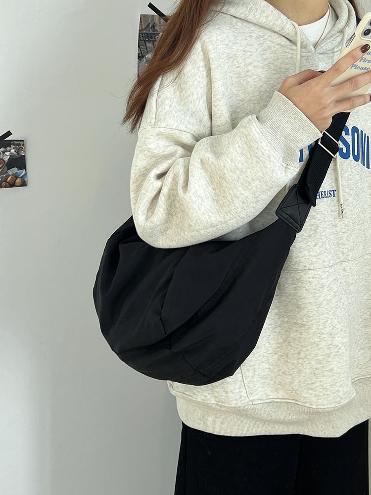 Crossbody für Damen im Herbst Winter 2024, neue Baumwoll-Freizeittasche, Daunenknödel, große Kapazität, einfach und_voghion.com