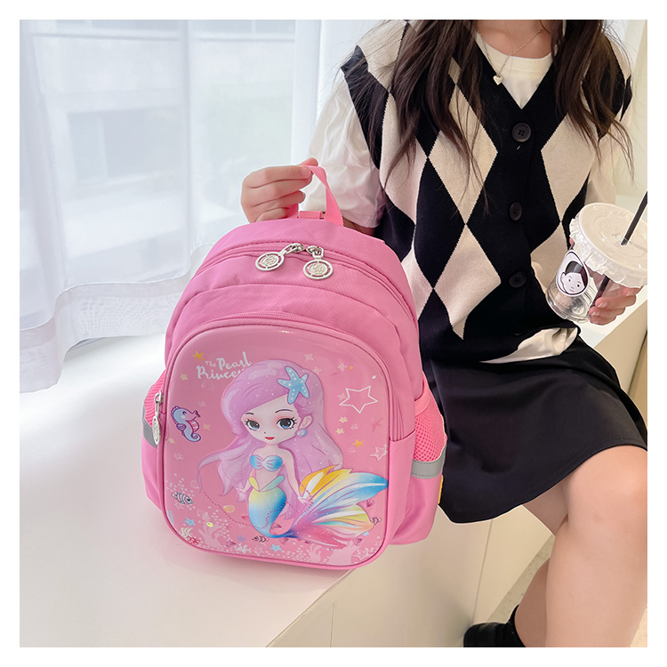 Kindergarten, Cartoon 3D Hartschale Kinder für große, mittlere, kleine Klassen, süße Prinzessin und leichte_voghion.com