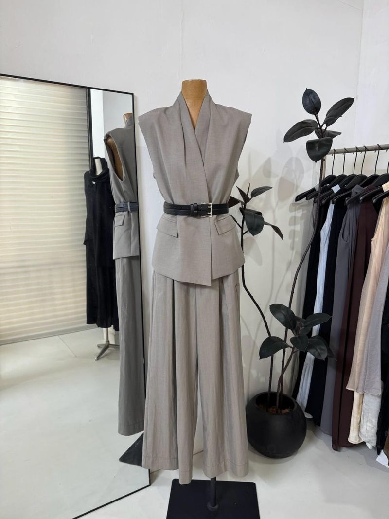 NUNBAI Damen-Set aus ärmelloser Weste und Hose im französischen Stil mit weitem Bein – atmungsaktive Acrylmischung, Taillengürtel, lässiges Büro- und Sommeroutfit_voghion.com