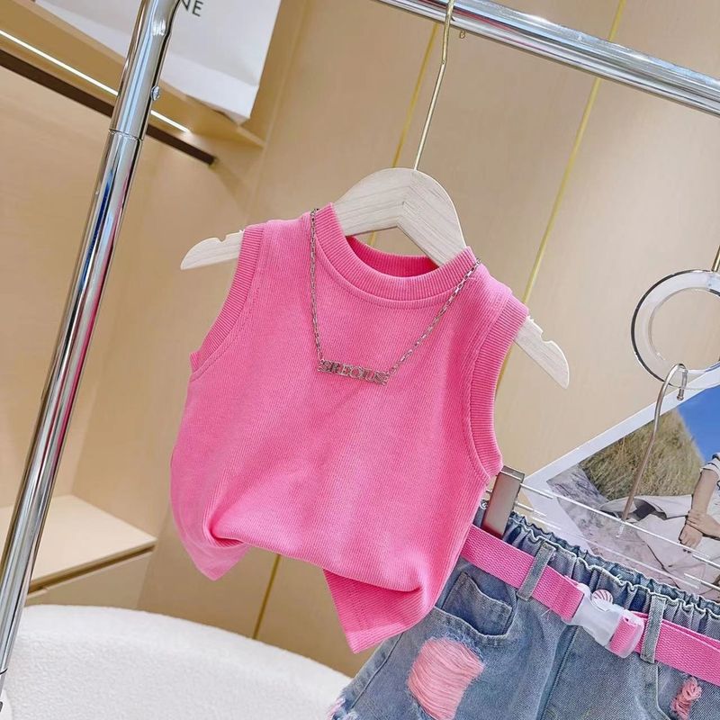 Sommer 2024 Neues und modisches rosa Tanktop für Kinder mit T-Gürtel und zerlumpten Shorts_voghion.com