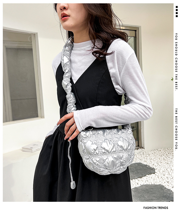 Sprin/Summer Korean Edition Exquisite Briht Face Wrinkle Underarm Mini Cloud Crowd Crossbody Women's Hih end Small_voghion.com