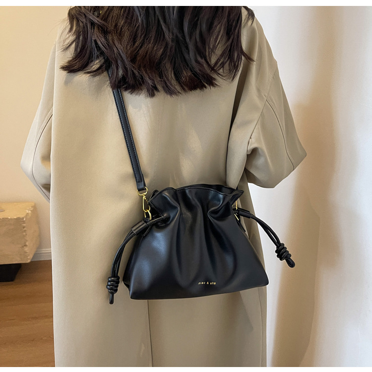 2023 New Hot Selling Premium Feel Bucket Bag Women's Large Capacity Commuter Bag Drawstring Shoulder Bag Underarm Bag_voghion.com
