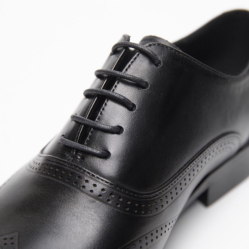 2025 Sommer Neue atmungsaktive geschnitzte Schnürschuhe Emed Hollow Business Casual Leder Loafer_voghion.com
