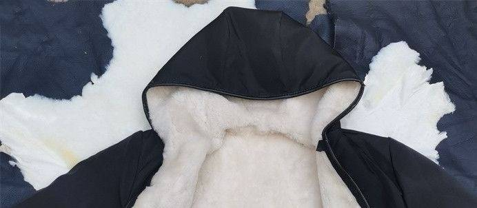 Chaqueta de piel de oveja auténtica de primera calidad con capucha: abrigo de invierno resistente con forro de lana para una resistencia extrema al frío._voghion.com